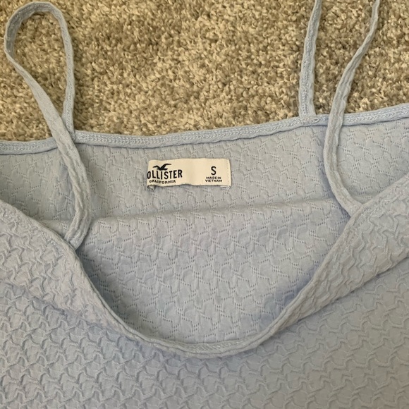 Holister Baby Blue Crop Top - Picture 2 of 4